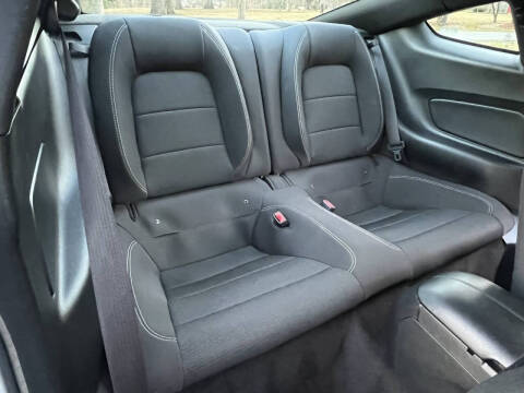 2015 Ford Mustang V6