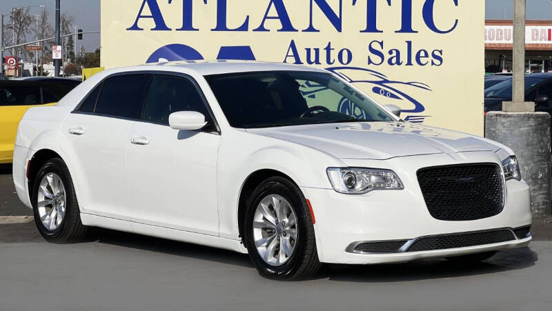 2016 Chrysler 300 Limited photo 5