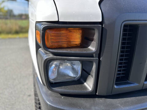 2012 Ford E-Series E-350 SD