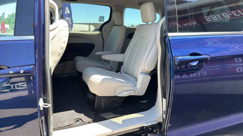 2017 Chrysler Pacifica LX