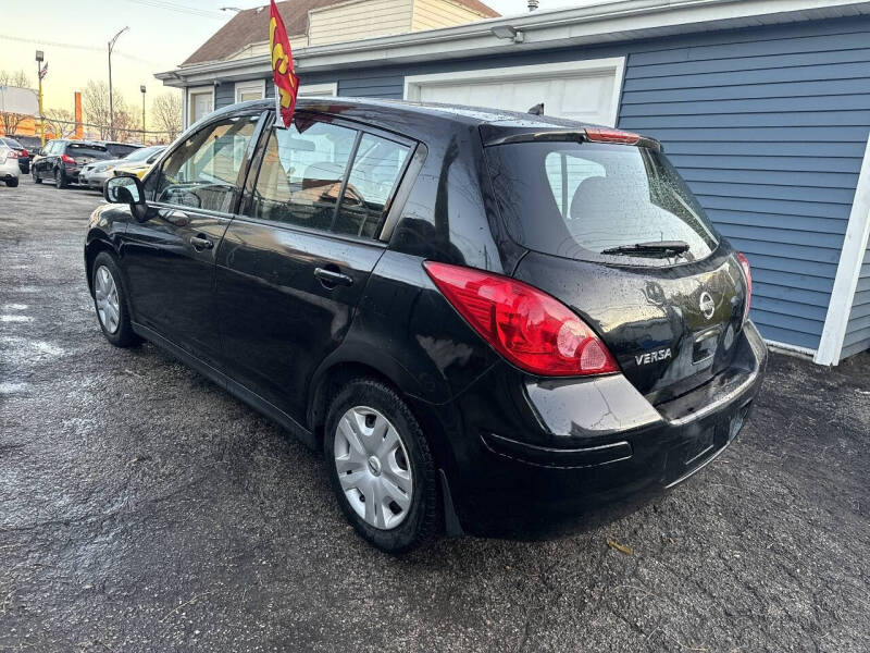 2011 Nissan Versa 1.8 S