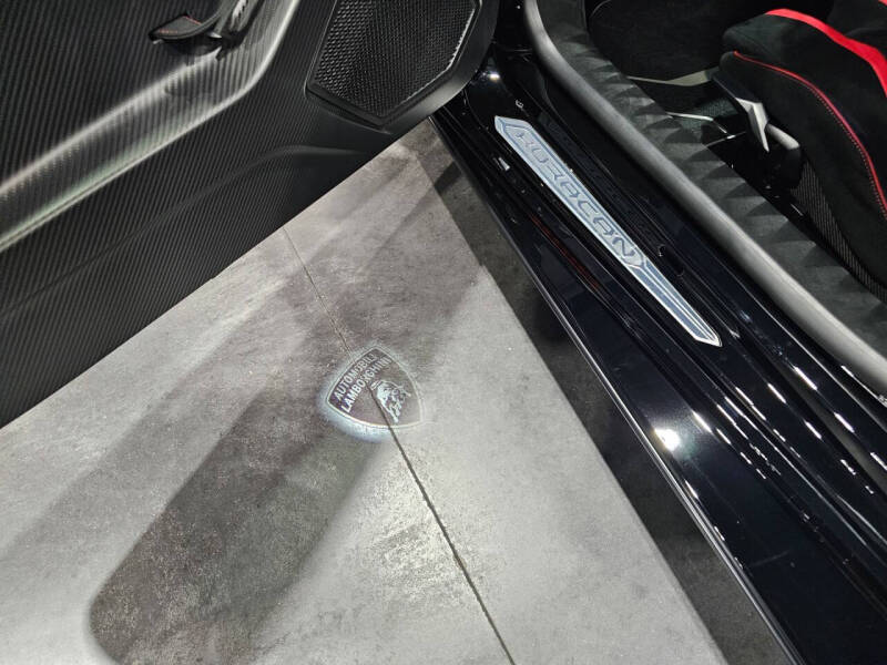 2023 Lamborghini Huracan STO