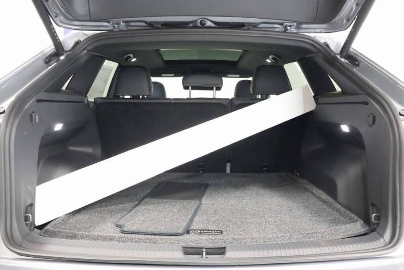 2026 Volkswagen Atlas Cross Sport SEL R-Line Black 4Motion