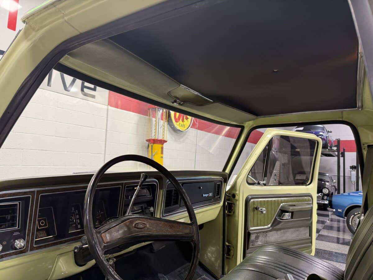 1976 Ford F-150 33