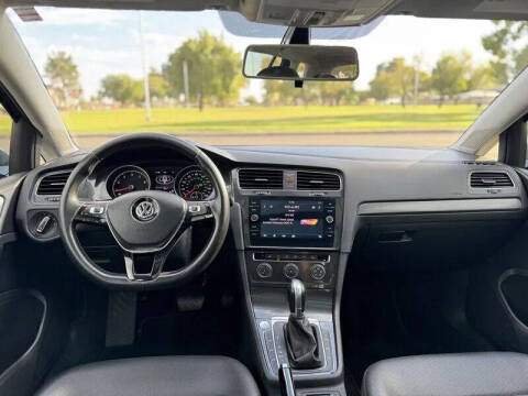 2018 Volkswagen Golf SportWagen
