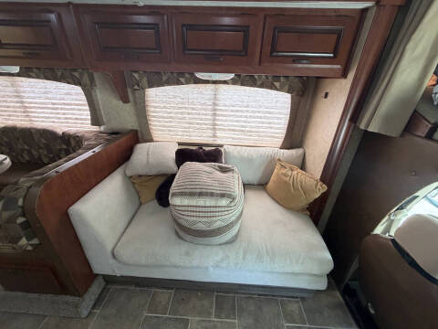 2012 Forest River SUNSEEKER 3010DS