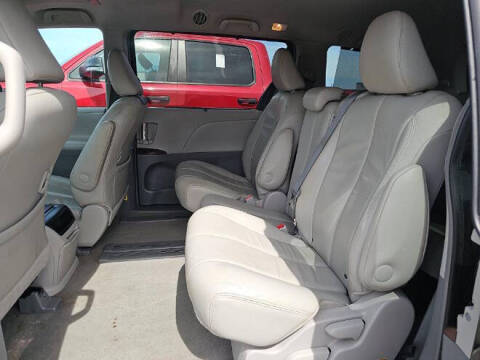 2014 Toyota Sienna XLE 8-Passenger