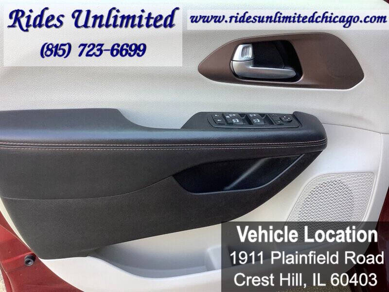 2017 Chrysler Pacifica Touring-L Plus