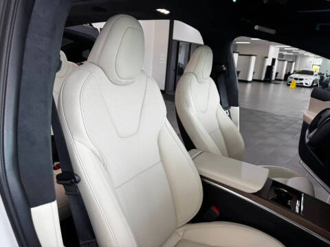 2023 Tesla Model X Standard Range