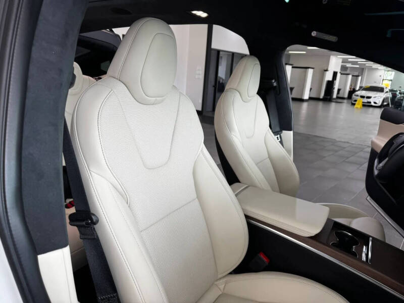 2023 Tesla Model X Standard Range