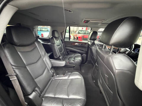 2017 Cadillac Escalade Luxury