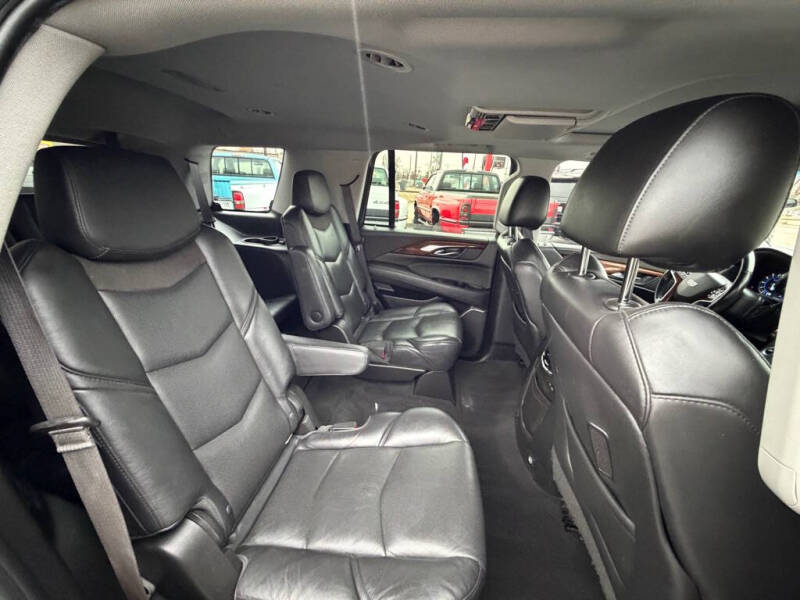 2017 Cadillac Escalade Luxury