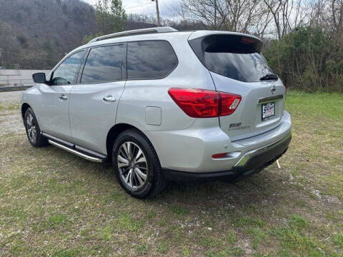 2018 Nissan Pathfinder SV