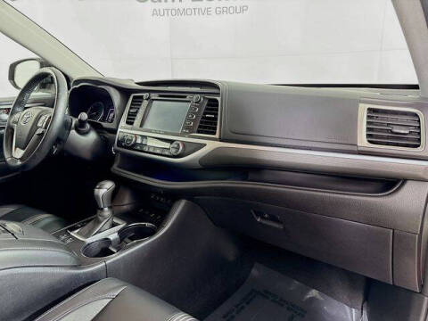 2017 Toyota Highlander SE