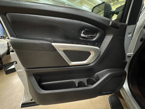 2017 Nissan Titan XD SL