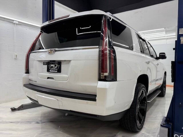 2018 Cadillac Escalade Luxury