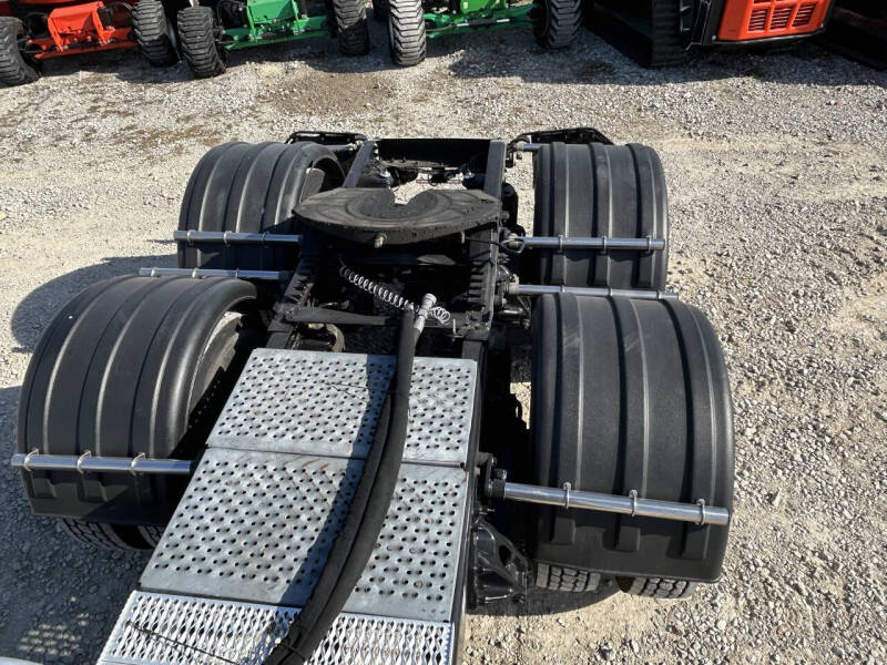 2019 Peterbilt 567 Road Tractor