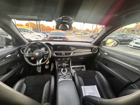 2022 Alfa Romeo Stelvio Quadrifoglio