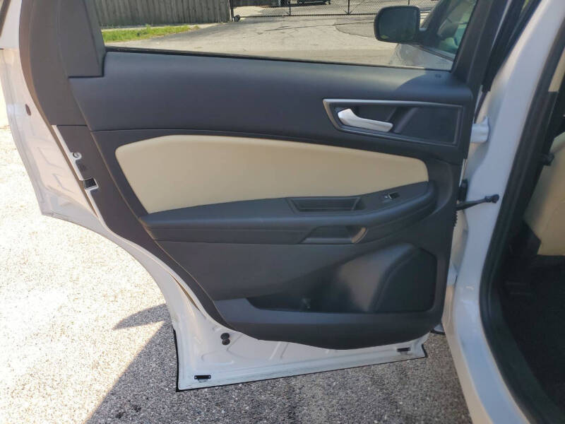 2020 Ford Edge SE