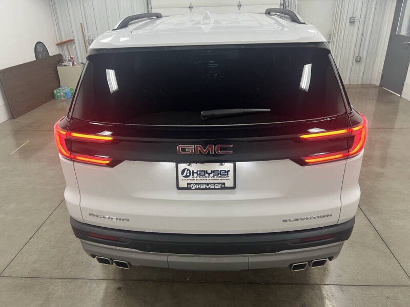 2026 GMC Acadia Elevation