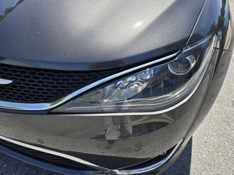 2017 Chrysler Pacifica Touring-L Plus