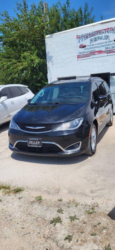 2017 Chrysler Pacifica Touring-L Plus