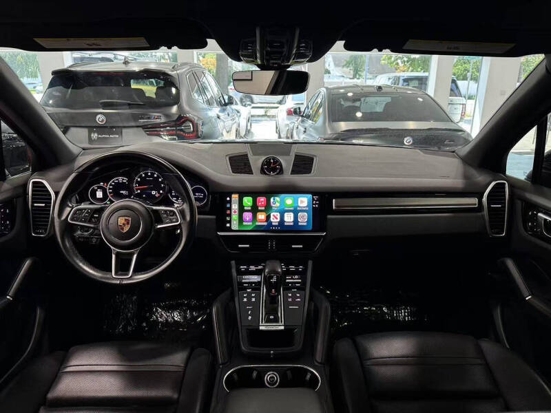 2022 Porsche Cayenne Platinum Edition