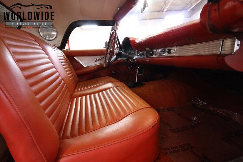 1957 Ford Thunderbird