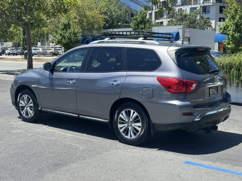 2020 Nissan Pathfinder S