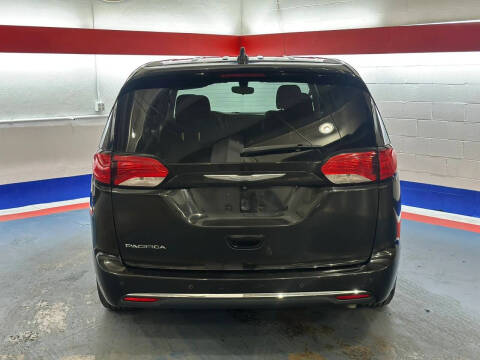 2018 Chrysler Pacifica Touring Plus