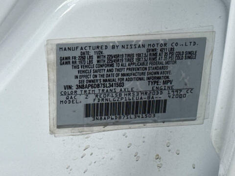 2025 Nissan Kicks SR