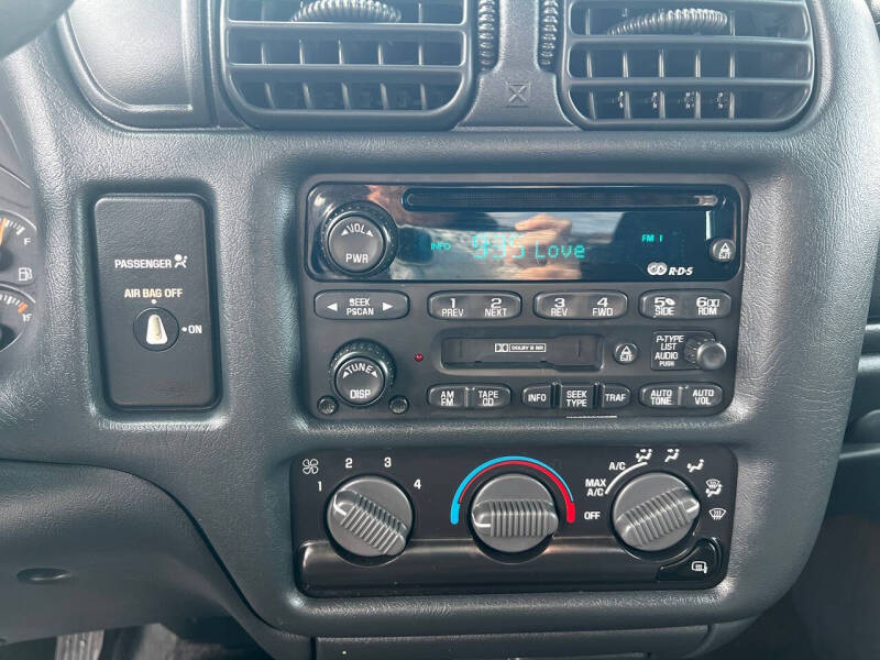 2002 Chevrolet S-10 LS