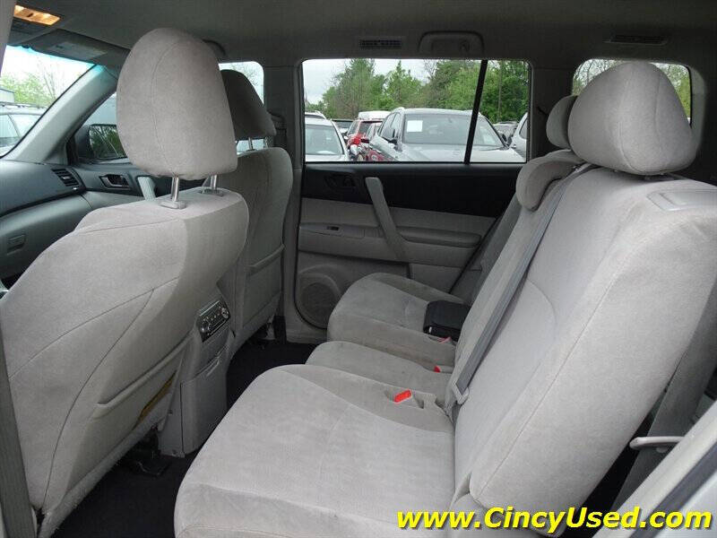 2011 Toyota Highlander SE