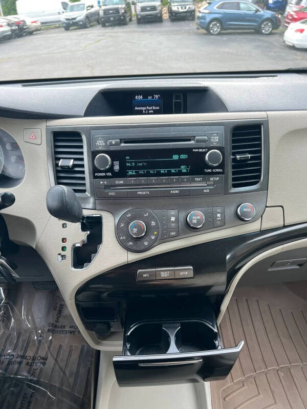 2012 Toyota Sienna