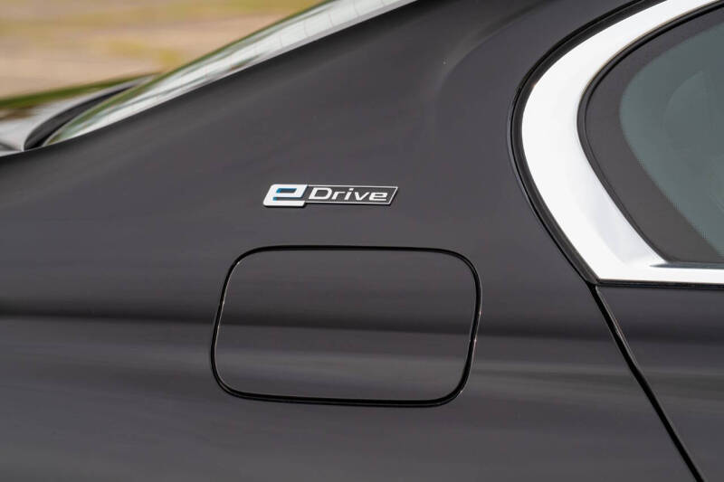 2018 BMW 7 Series 740e xDrive iPerformance