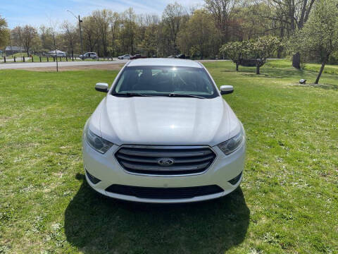 2014 Ford Taurus SEL