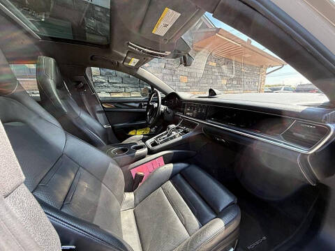 2017 Porsche Panamera 4