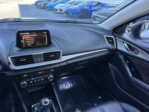 2017 Mazda MAZDA3 Touring