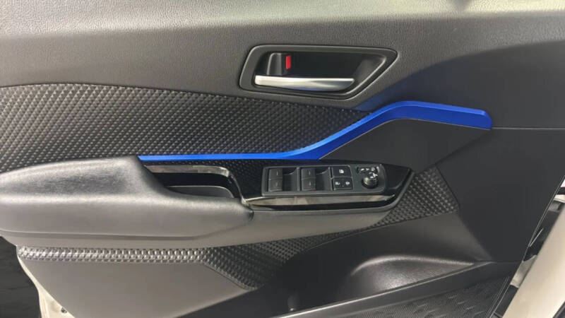 2021 Toyota C-HR XLE