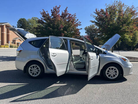 2013 Toyota Prius v Three