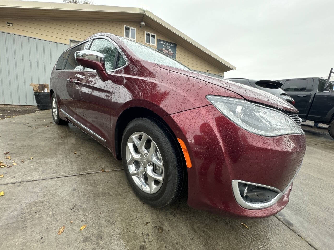 2018 Chrysler Pacifica for sale at Carlos Auto Sales LLC in Englewood, CO