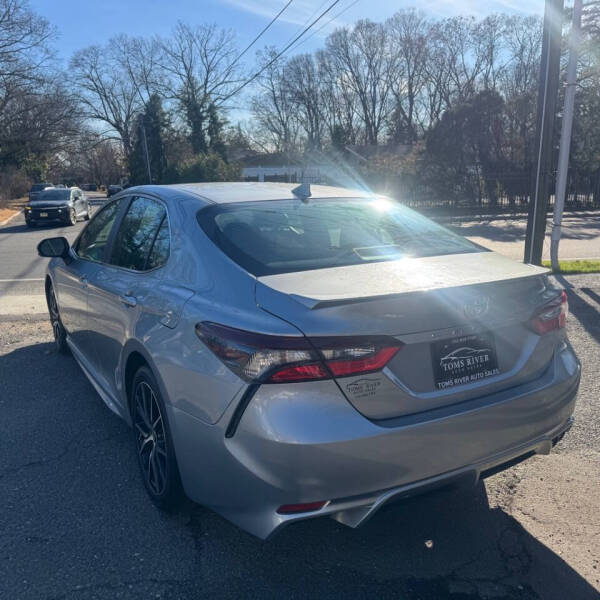 2022 Toyota Camry SE