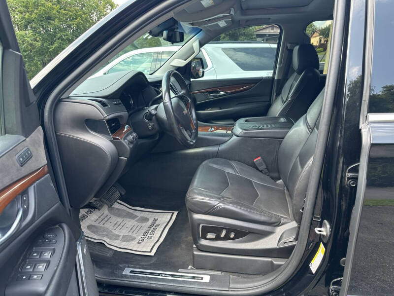 2018 Cadillac Escalade ESV Luxury