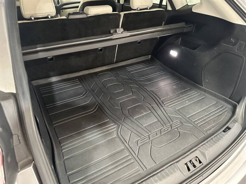 2020 Ford Edge Titanium