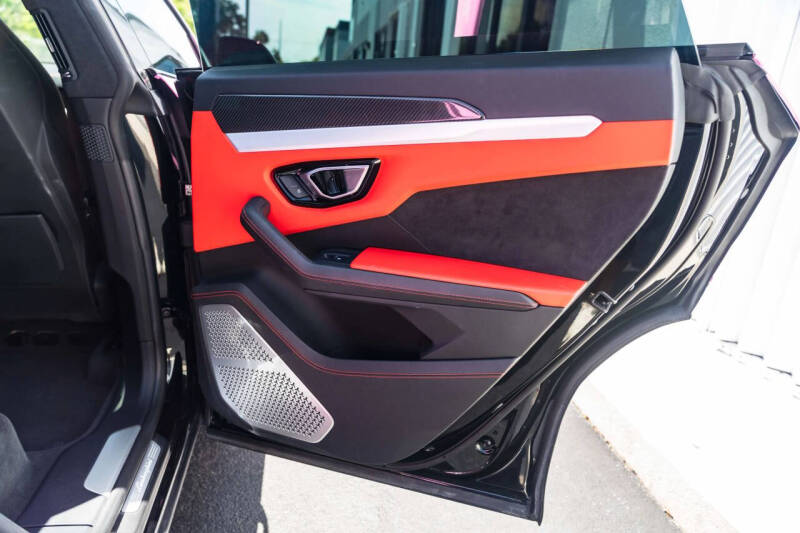 2020 Lamborghini Urus