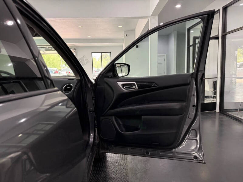 2020 Nissan Pathfinder S