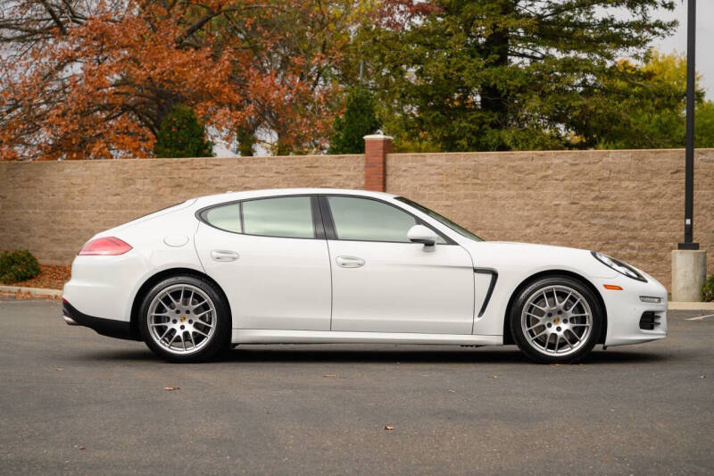 2015 Porsche Panamera 4