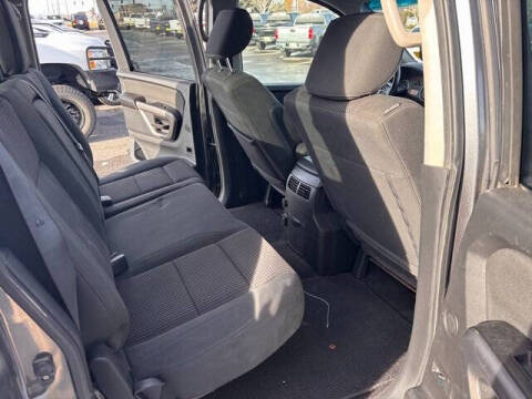 2015 Nissan Titan SV