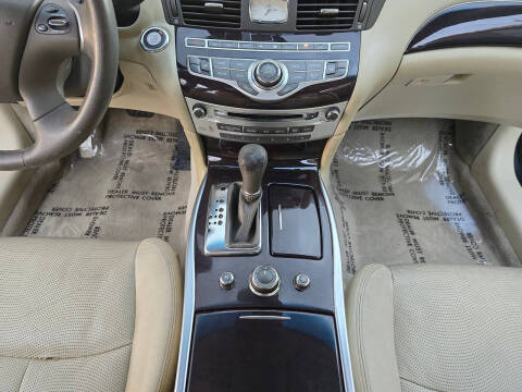 2012 Infiniti M37