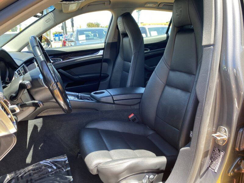 2015 Porsche Panamera 4